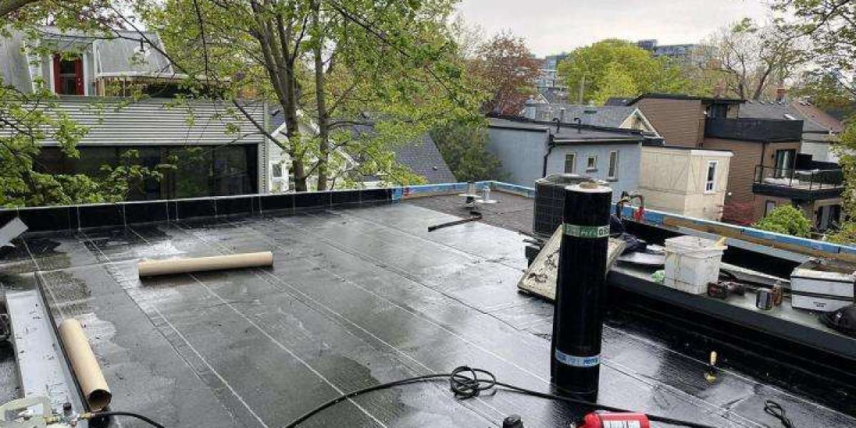 The Ultimate Guide to Flat Roof Replacement and Roof Repair Services in Toronto