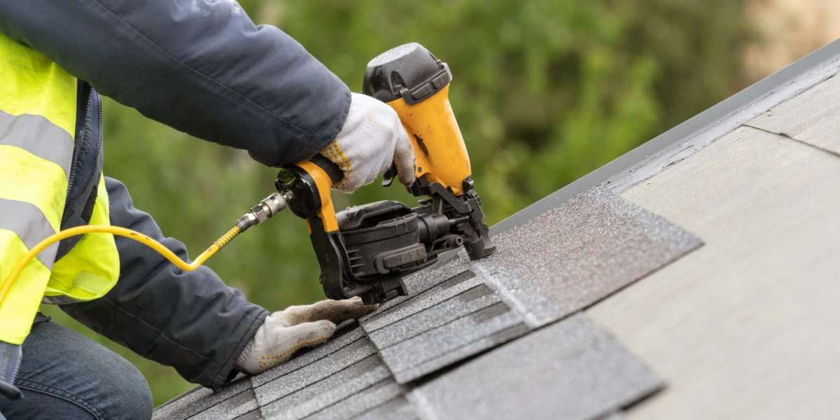 Emergency Roof Repair Toronto: Ensuring Safety and Longevity